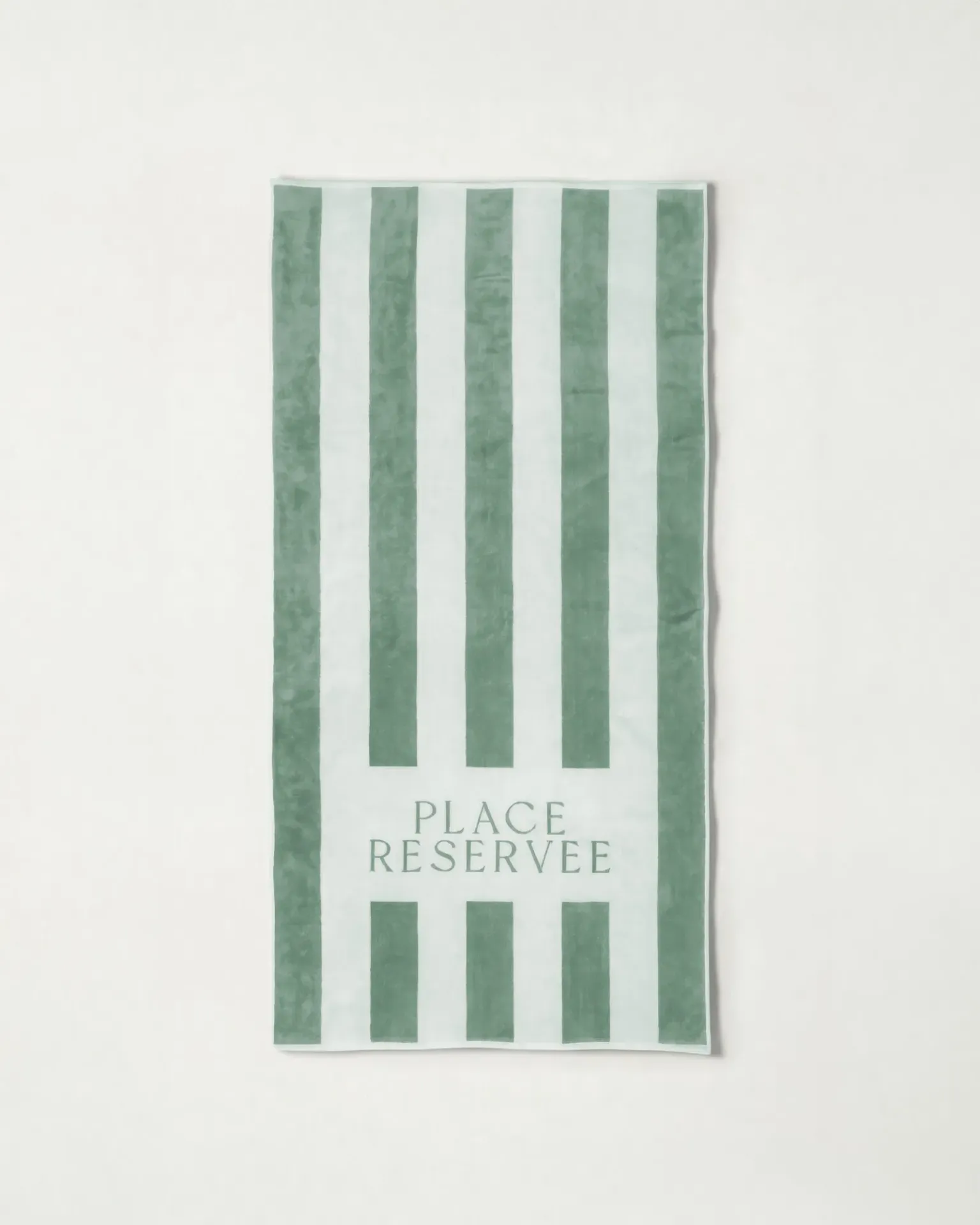 [STJPLAS22010] Strandhandtuch PLACE RESERVEE (65x120 cm Petite, Eucalyptus)